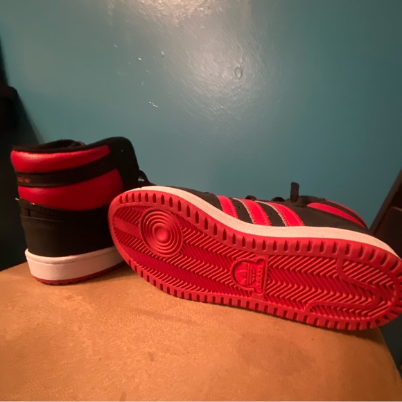 Adidas Originals High Tops - Picture 2 of 8